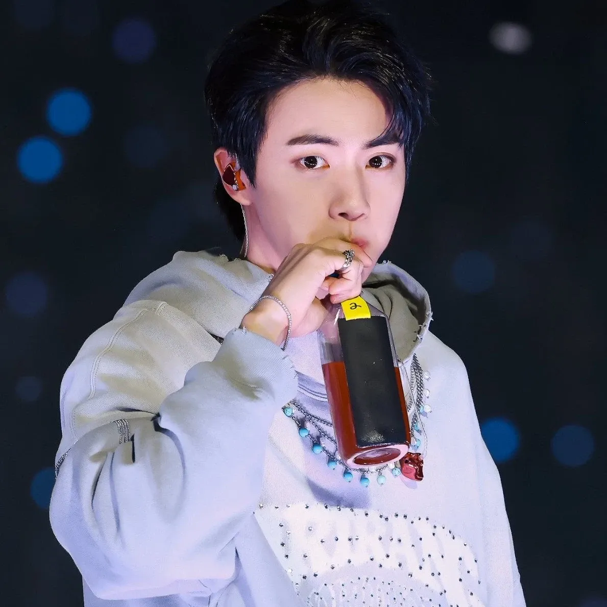 Momen yang diabadikan oleh penggemar Jin (BTS)