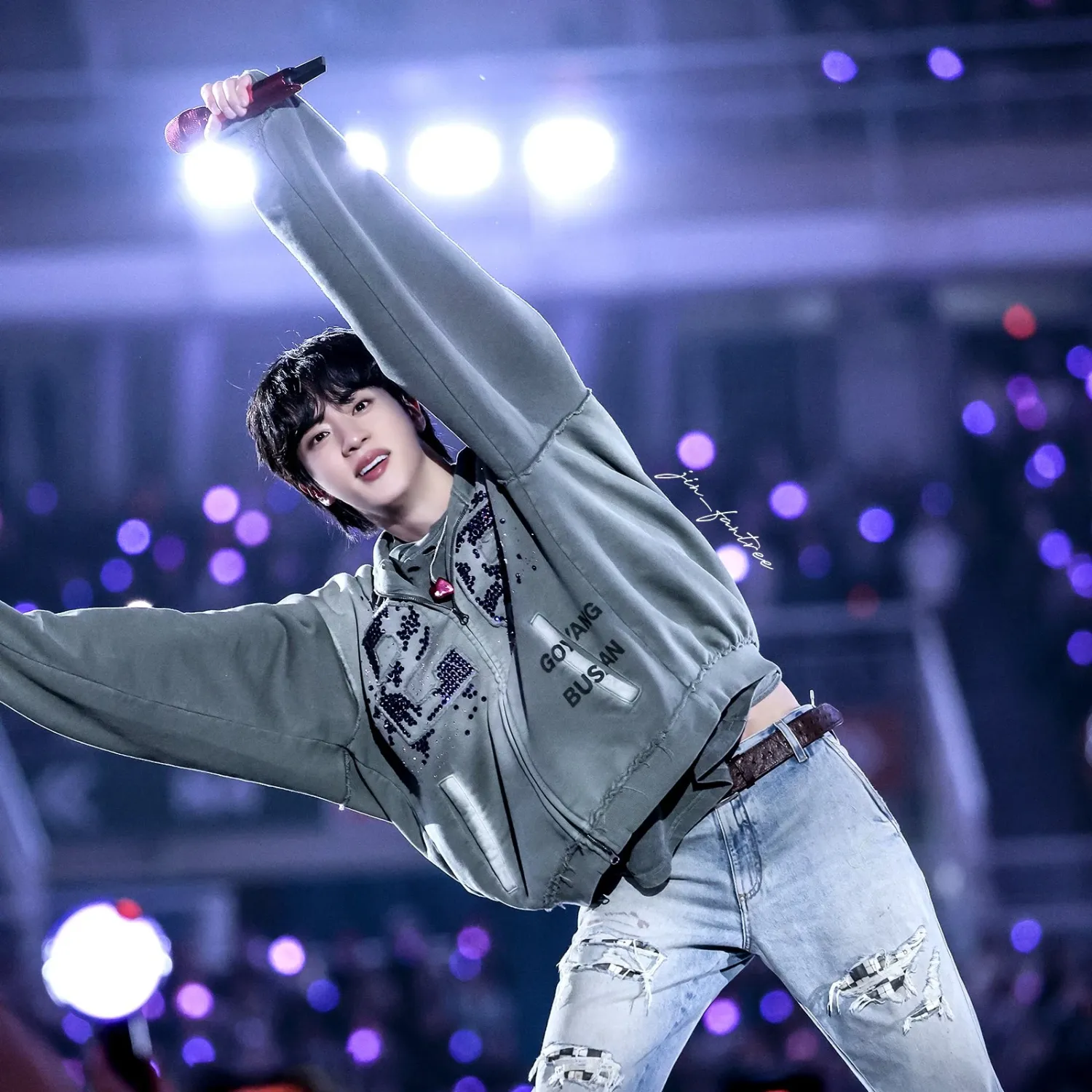 진 (방탄소년단)의 최신 사진