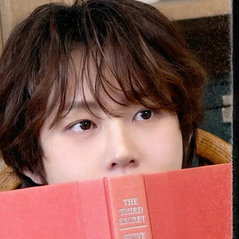 Behind-the-scenes cut of Ha Sungwoon