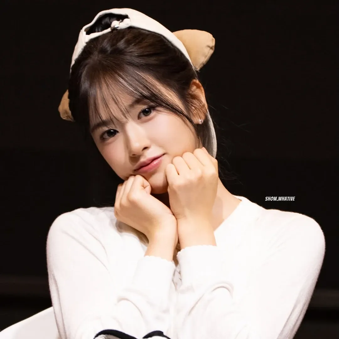 안유진 (IVE) 최근 활동샷