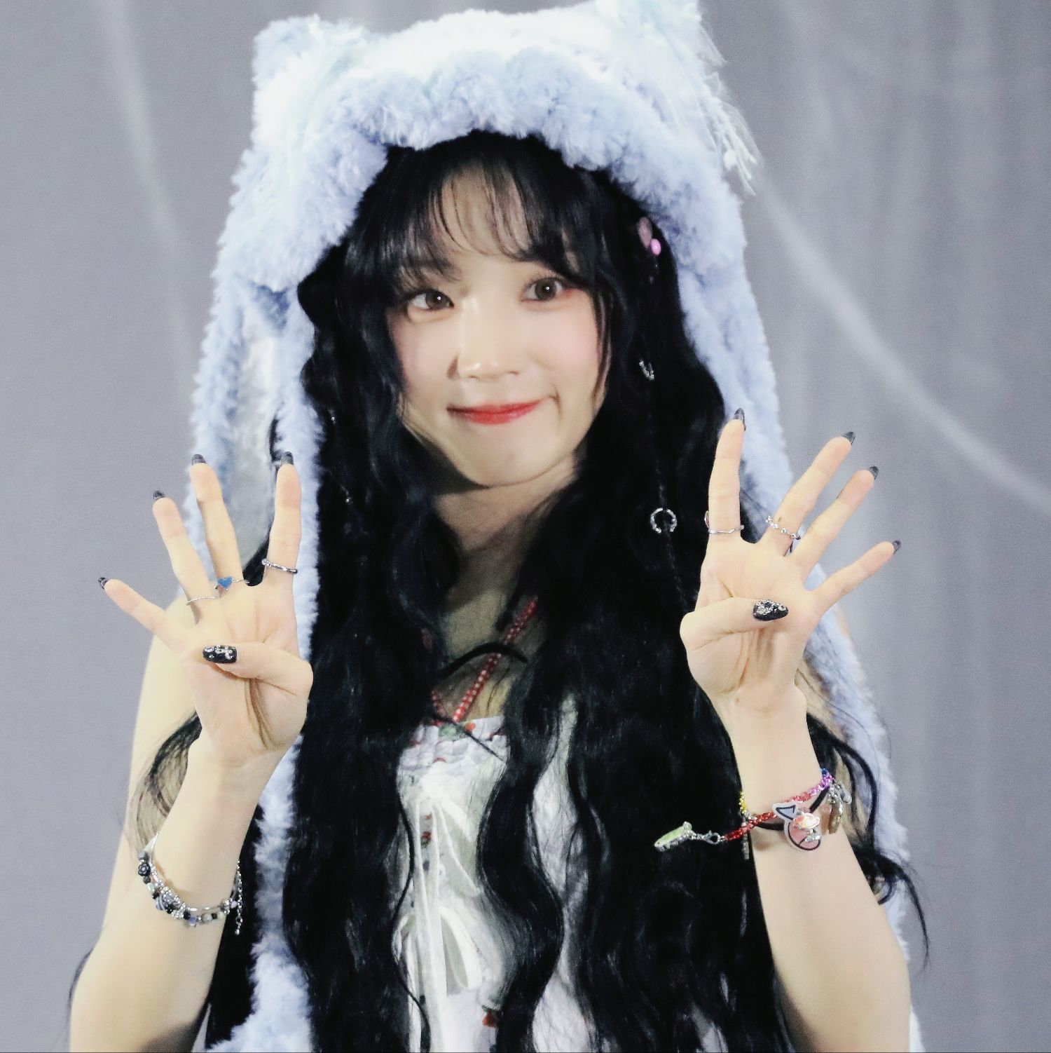 Foto aktivitas terbaru Yuqi (i-dle)