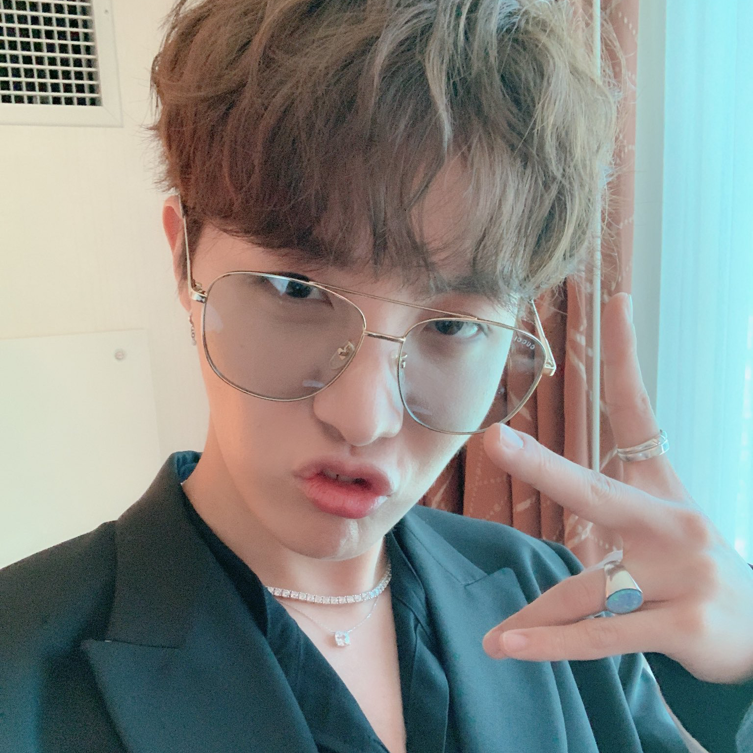 Foto terbaru j-hope (BTS)