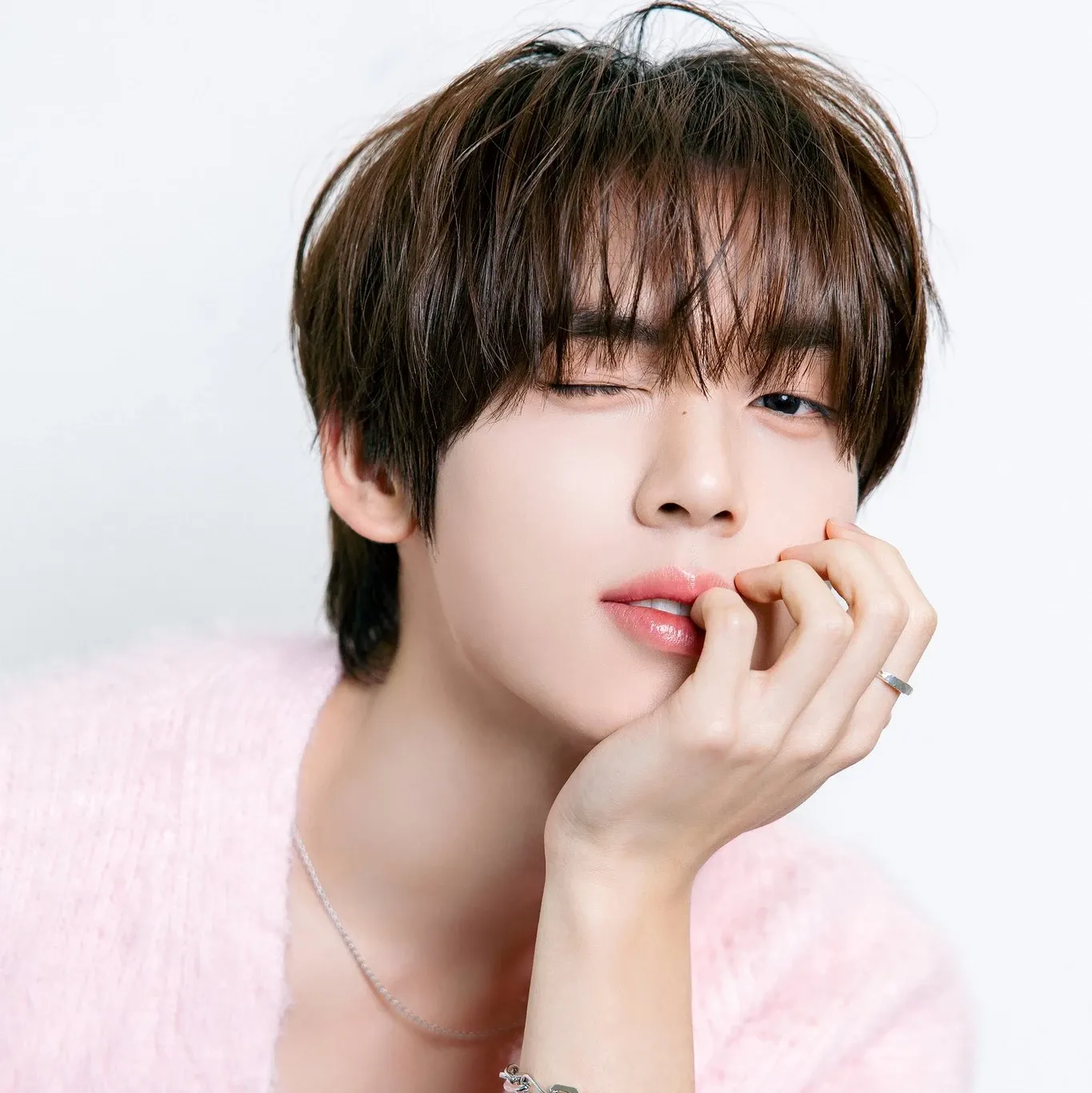 Latest photo of Han Yujin