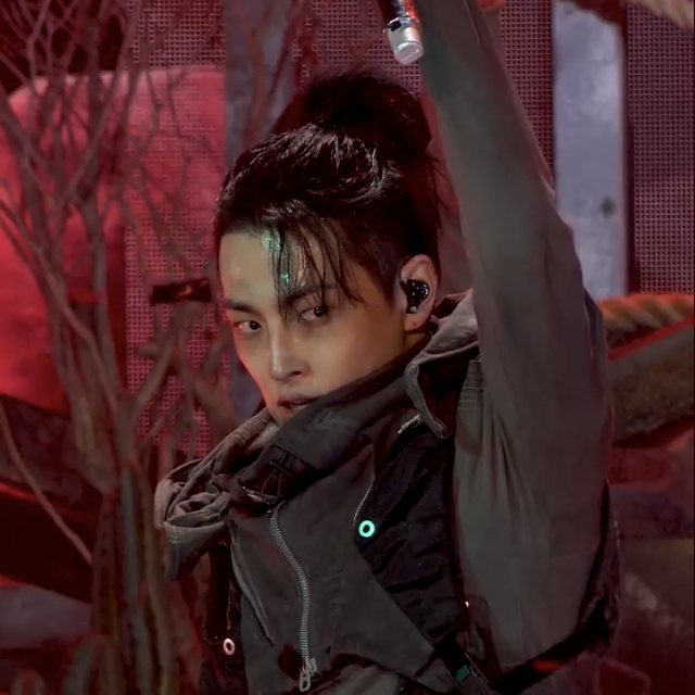 Latest photo of Hongjoong (ATEEZ)