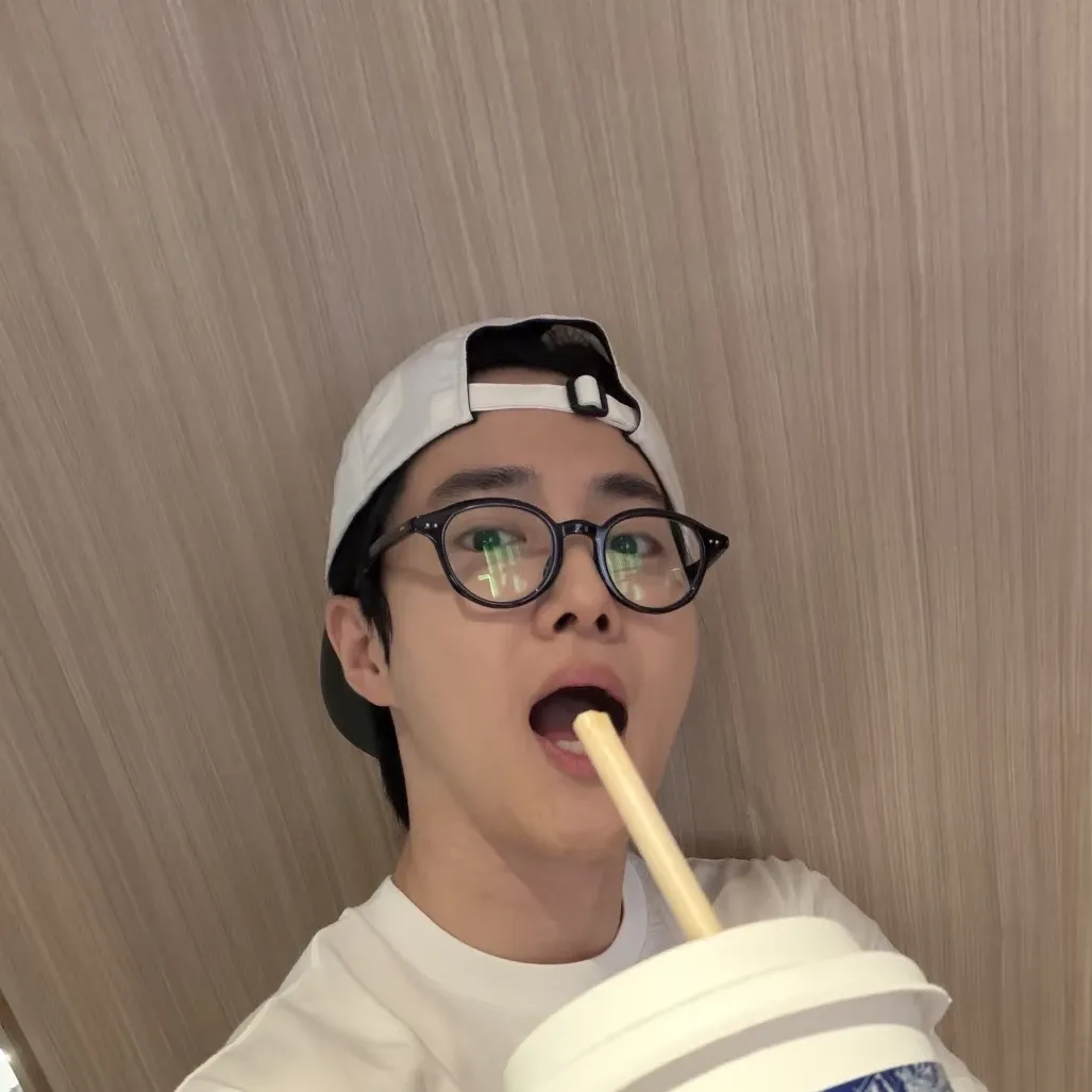 Behind-the-scenes cut of Suho (EXO)