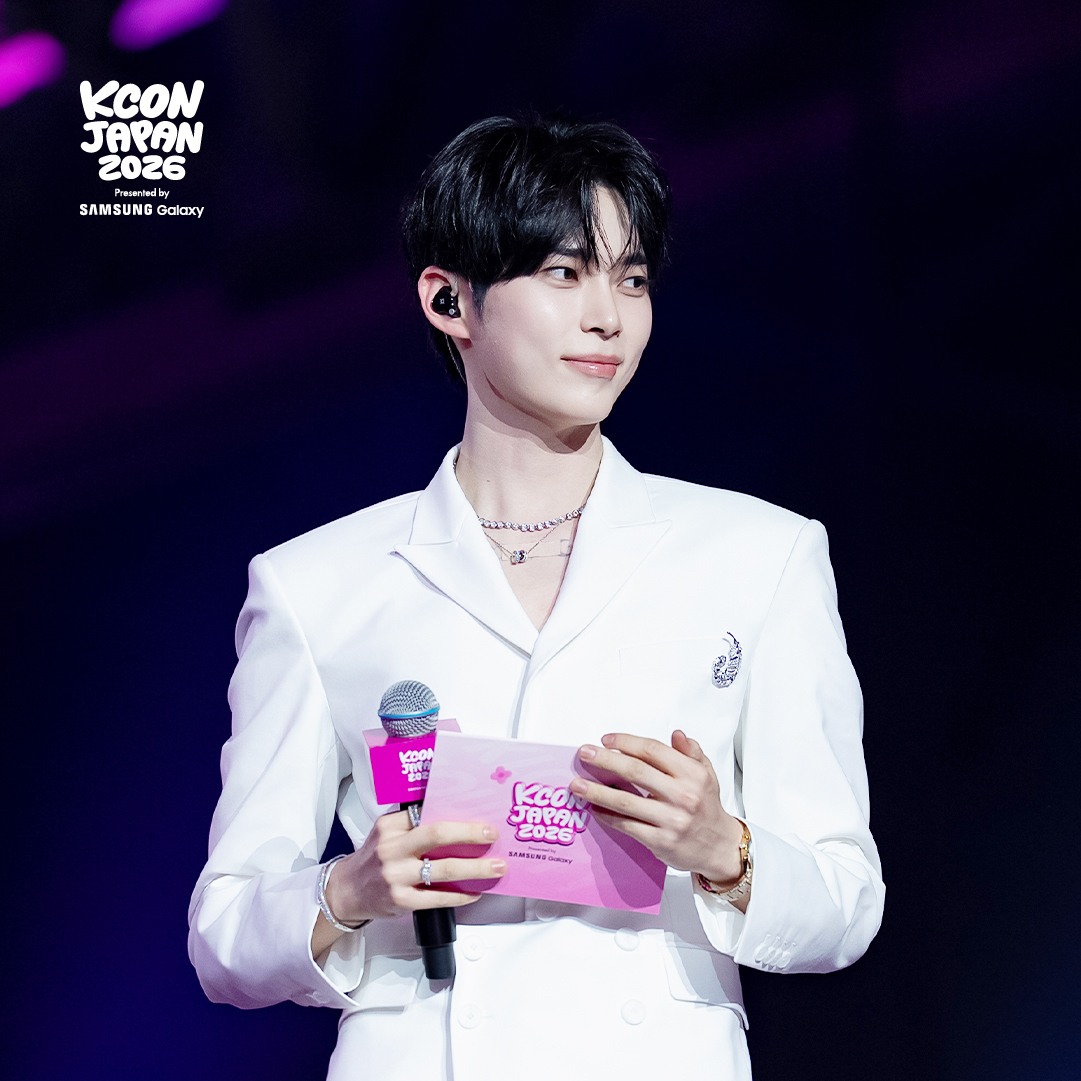 A moment captured by Sung Hanbin (ZEROBASEONE)'s fan