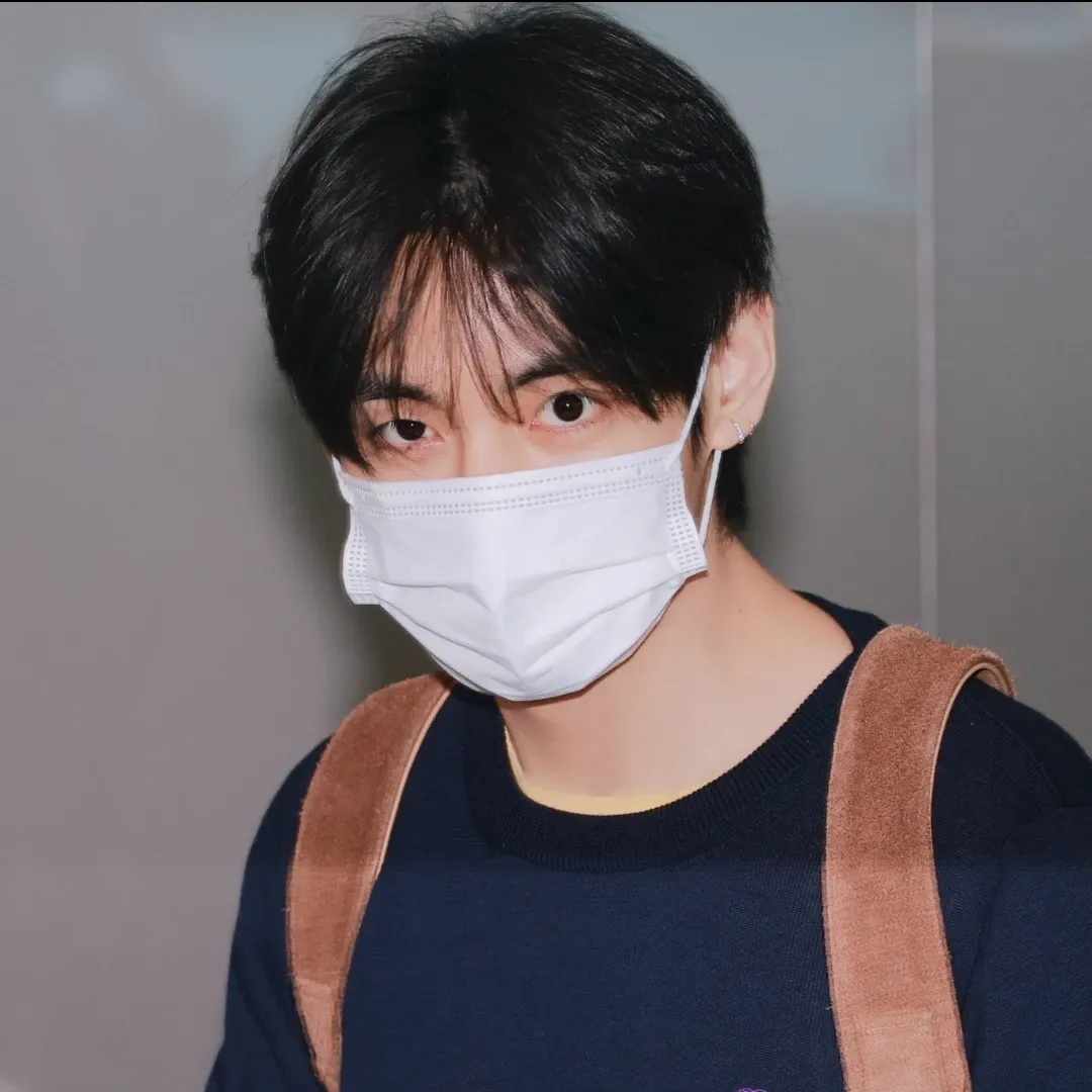 Recent activity shot of V (BTS)