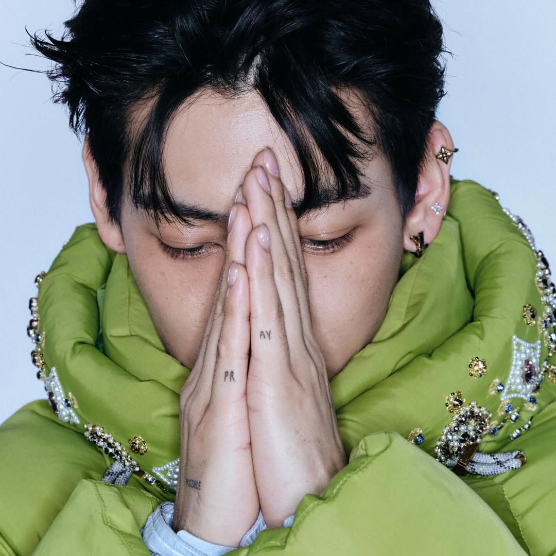 Behind-the-scenes cut of Bambam (GOT7)