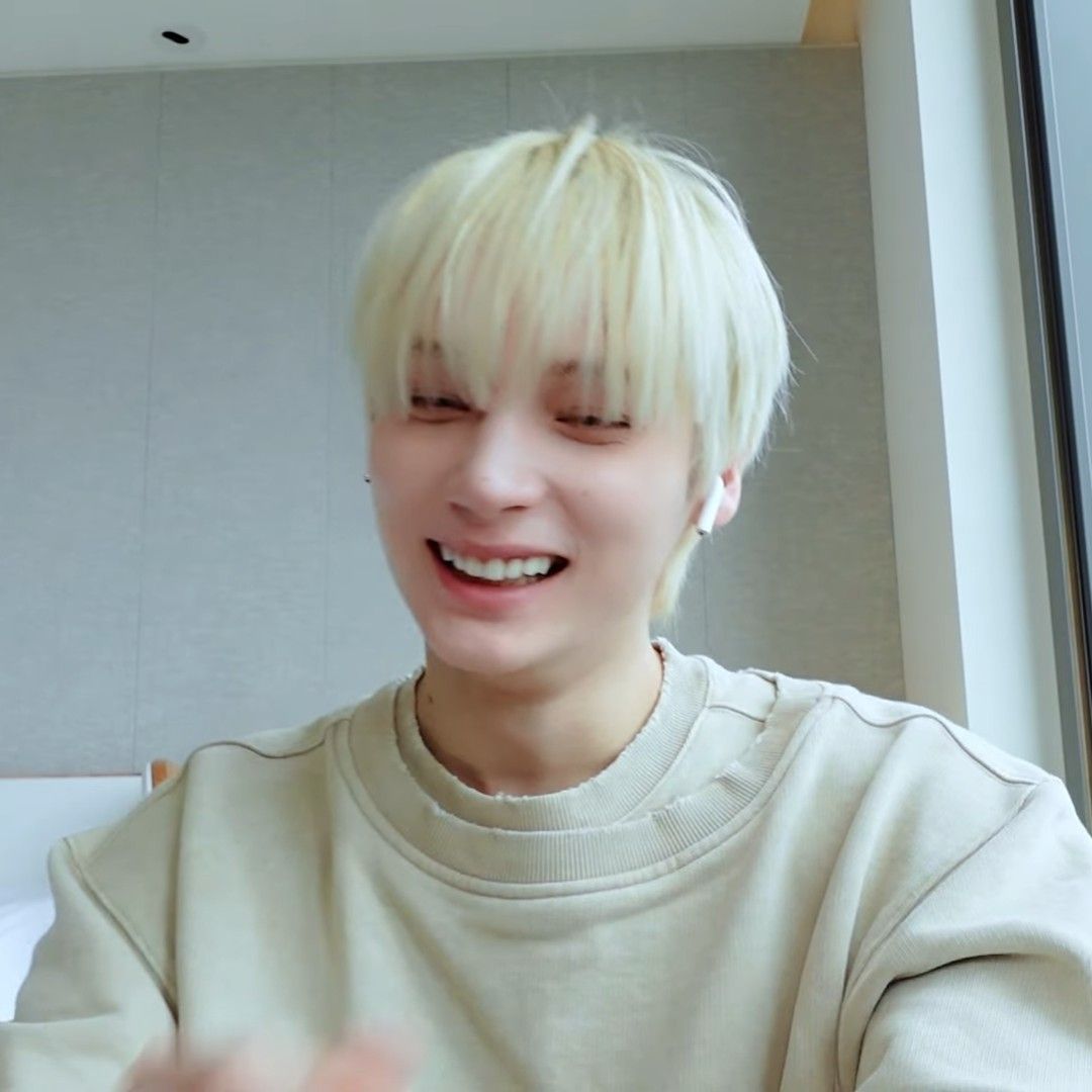 Behind-the-scenes cut of HueningKai (TOMORROW X TOGETHER)