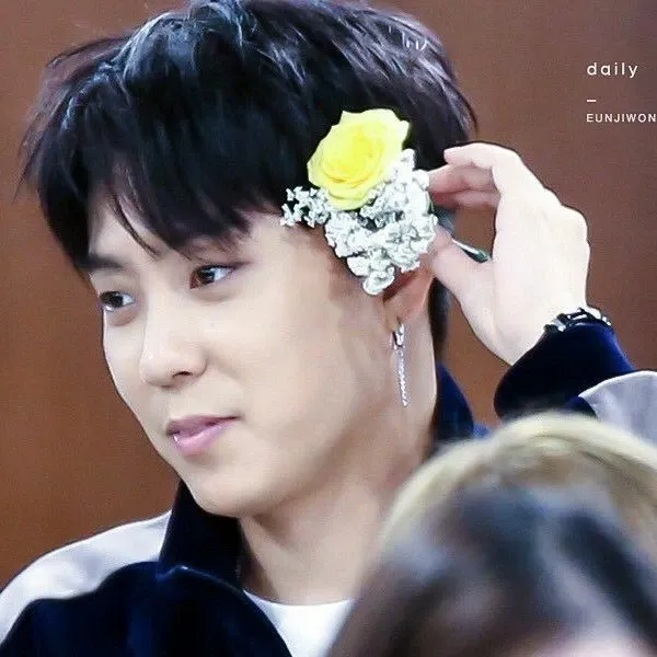 Recent activity shot of Eun Jiwon (SECHSKIES)