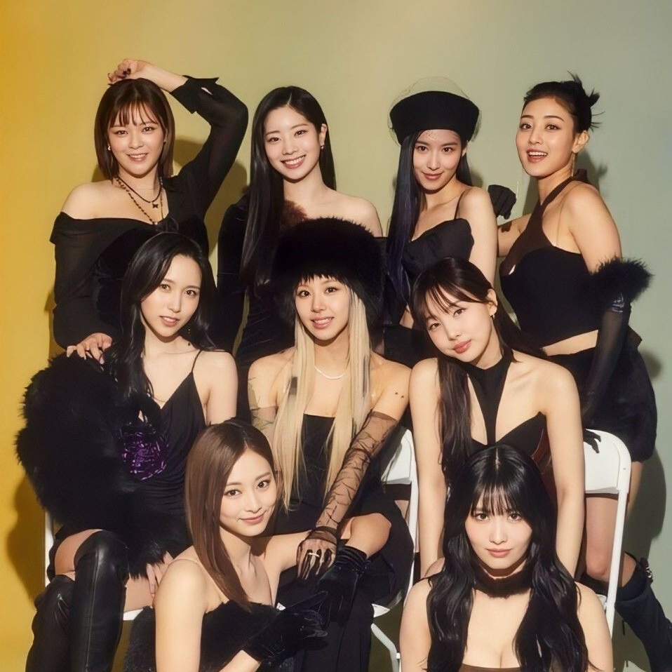 Latest photo of TWICE