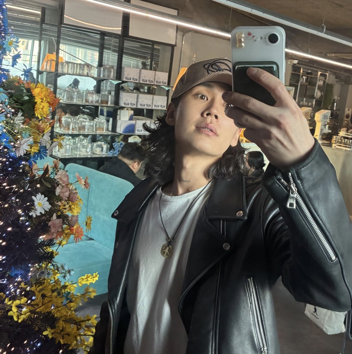 A moment captured by Jung Ilhoon's fan