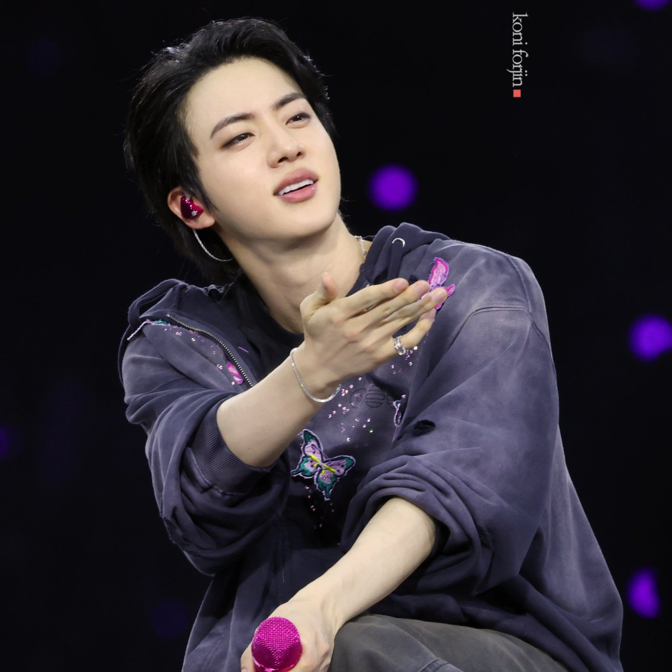 진 (방탄소년단) 최근 활동샷