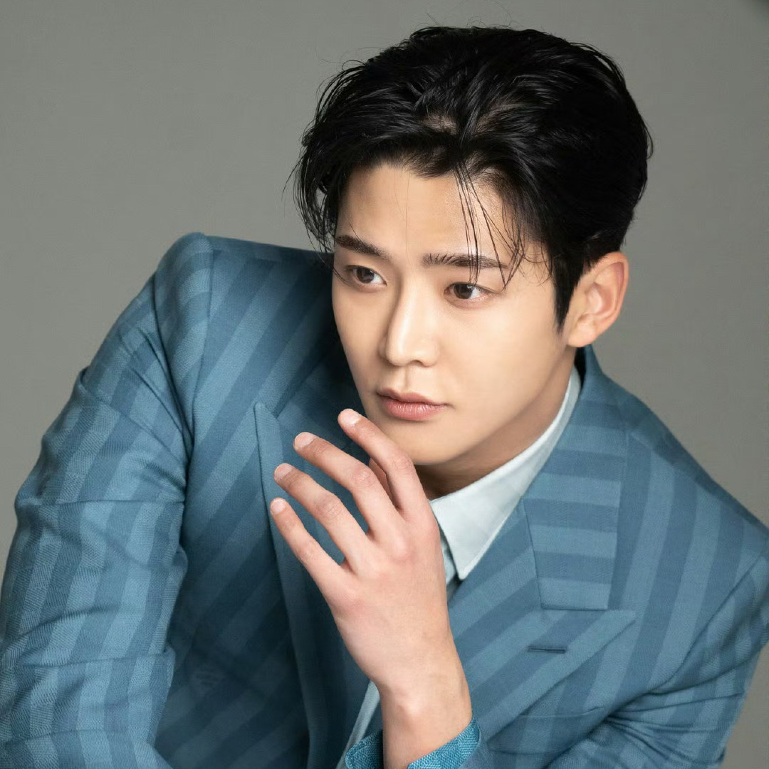 Latest photo of Rowoon