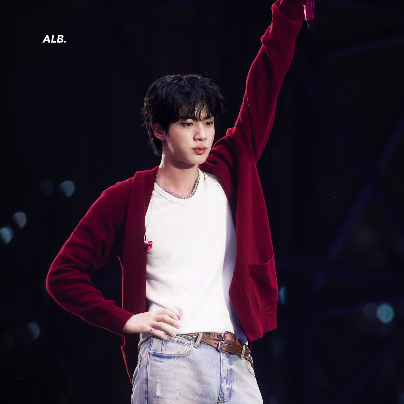 Foto aktivitas terbaru Jin (BTS)