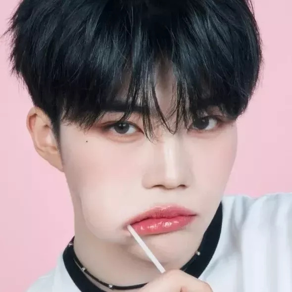 Behind-the-scenes cut of Park Gunwook (ZEROBASEONE)