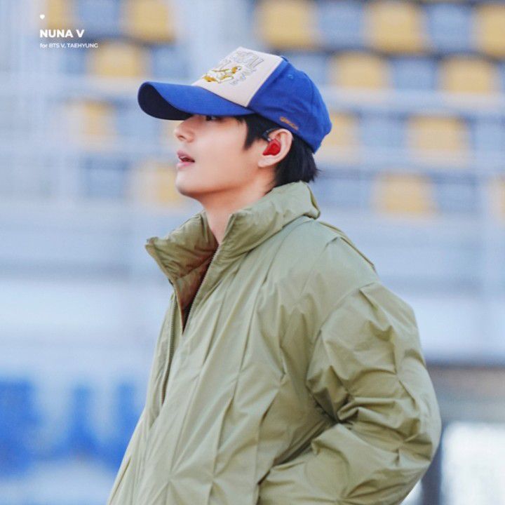 뷔 (방탄소년단) 최근 활동샷