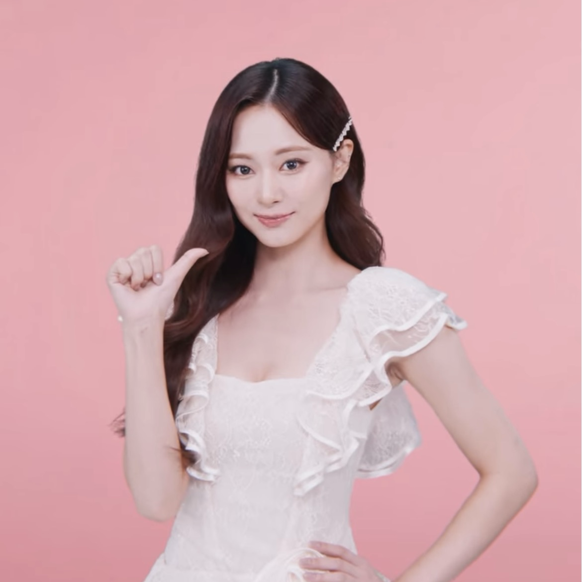 Latest photo of Tzuyu (TWICE)