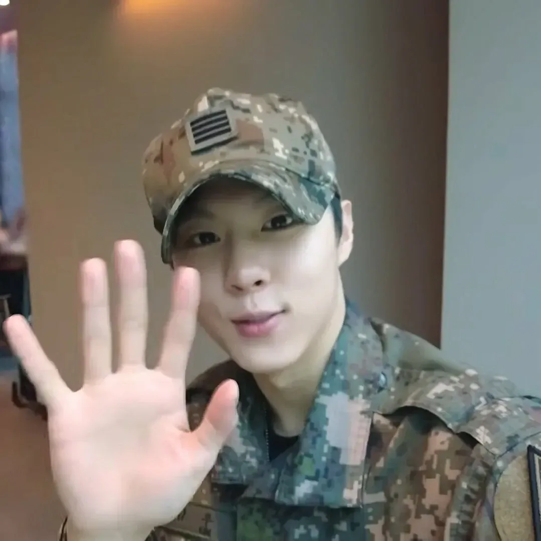 김우석의 최신 사진