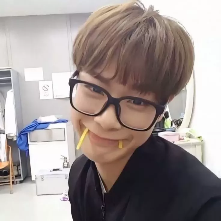 Latest photo of Moonbin (ASTRO)