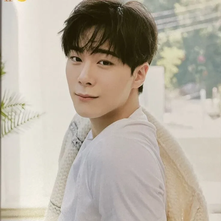 Latest photo of Moonbin (ASTRO)