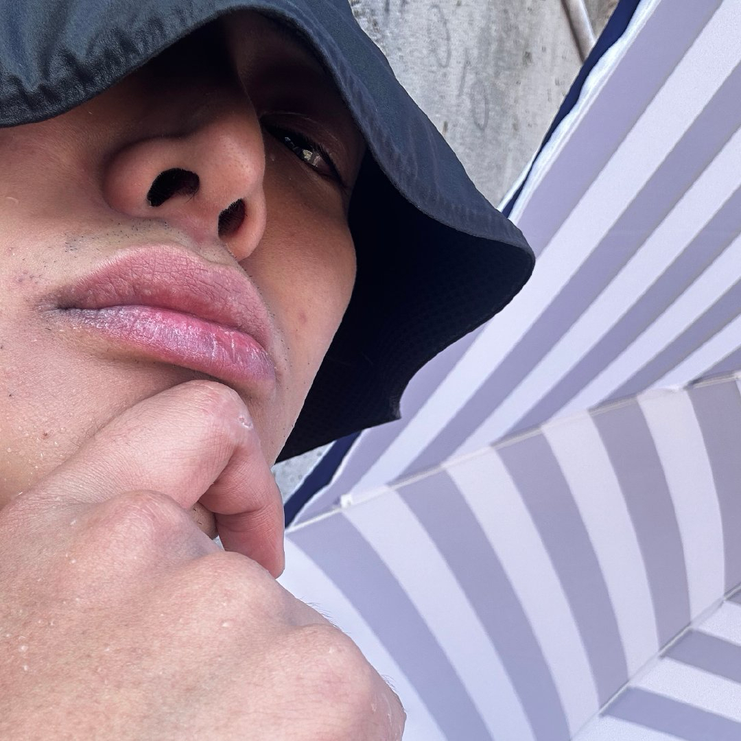 로운의 최신 사진