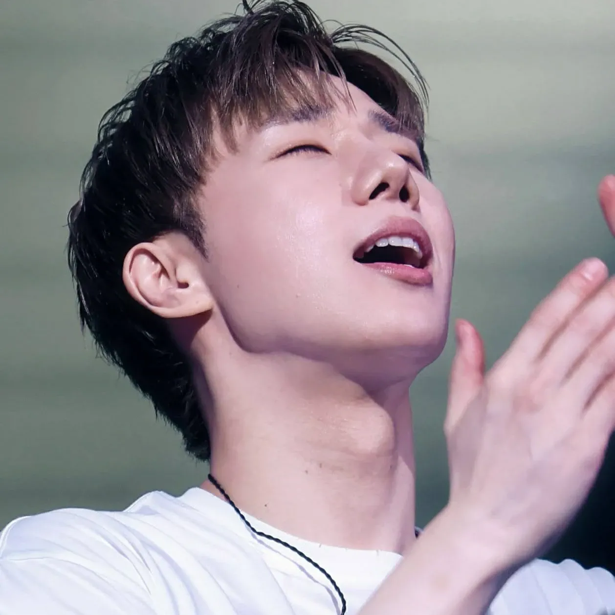 Behind-the-scenes cut of Sungkyu (INFINITE)
