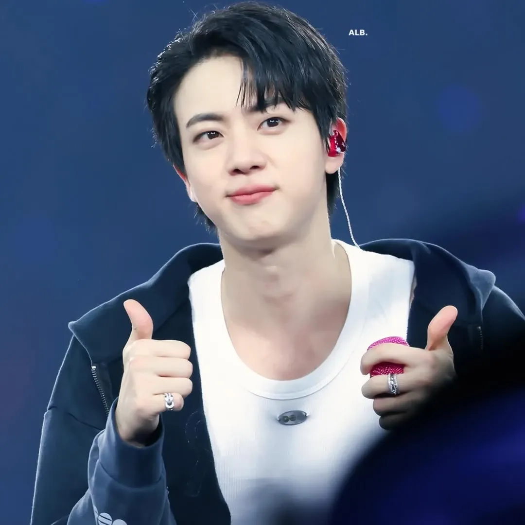 진 (방탄소년단)의 비하인드 컷