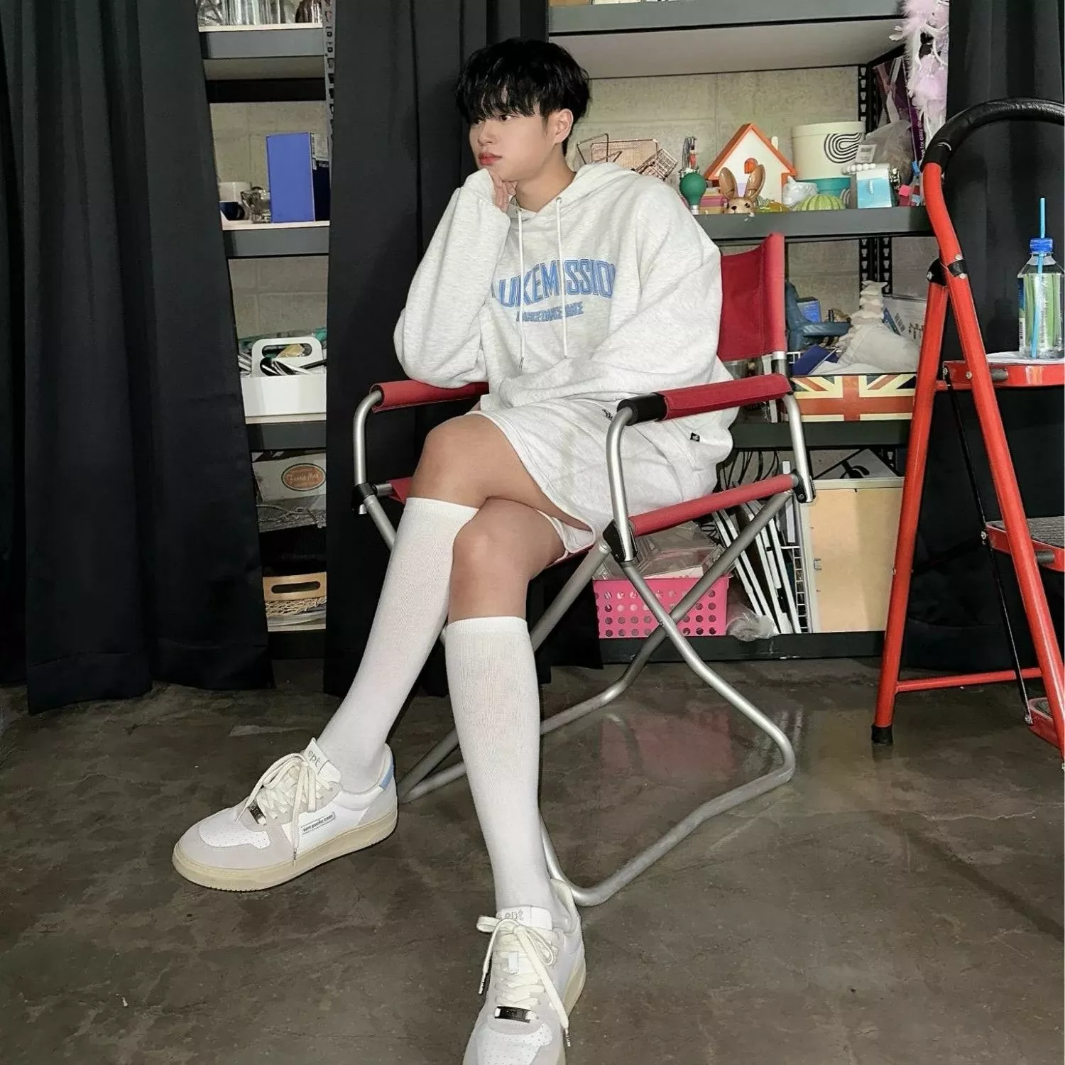 A moment captured by Lee Daehwi (AB6IX)'s fan