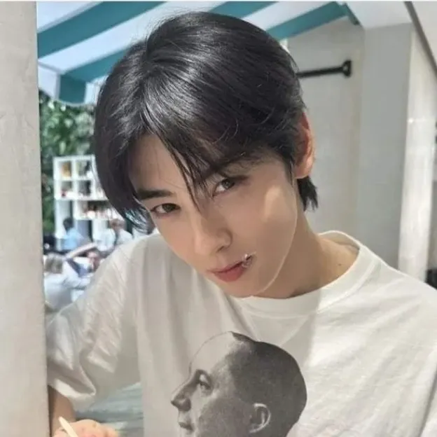 아스트로의 최신 사진