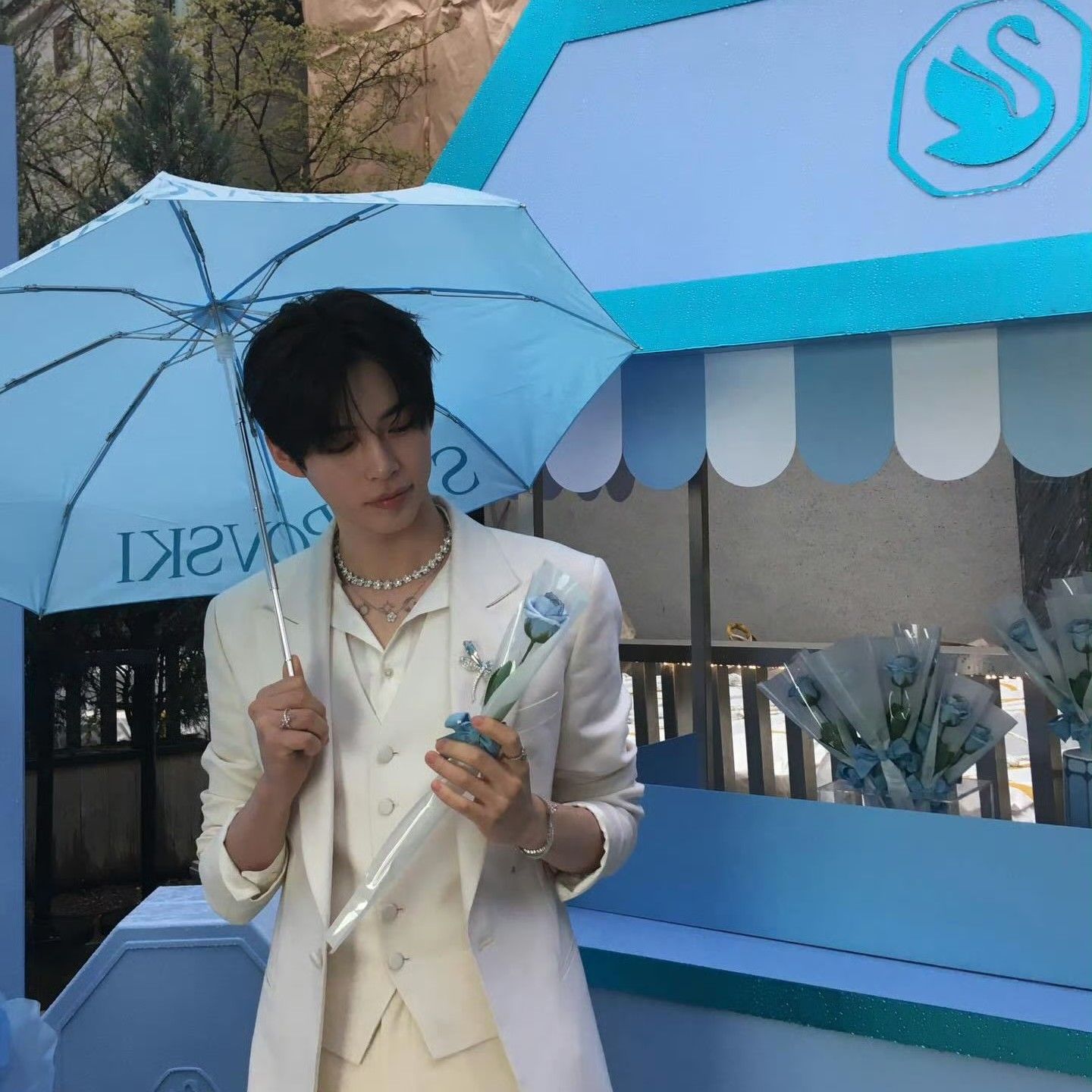 Recent activity shot of Sung Hanbin (ZEROBASEONE)