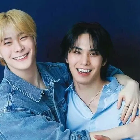 A moment captured by Rocky's fan