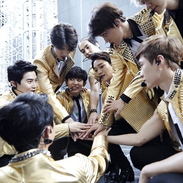 Behind-the-scenes cut of EXO