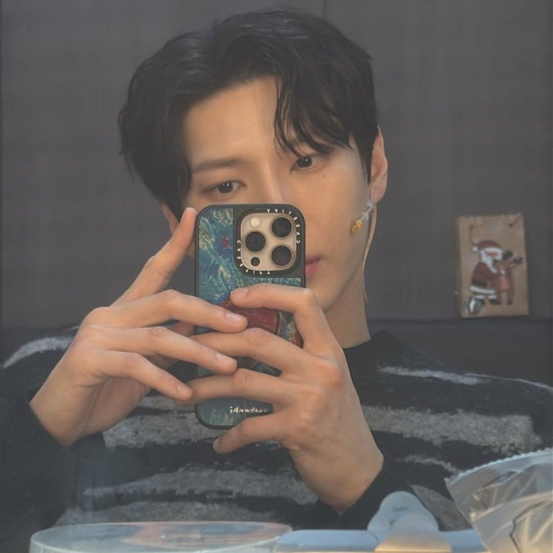 Latest photo of LEO (VIXX)