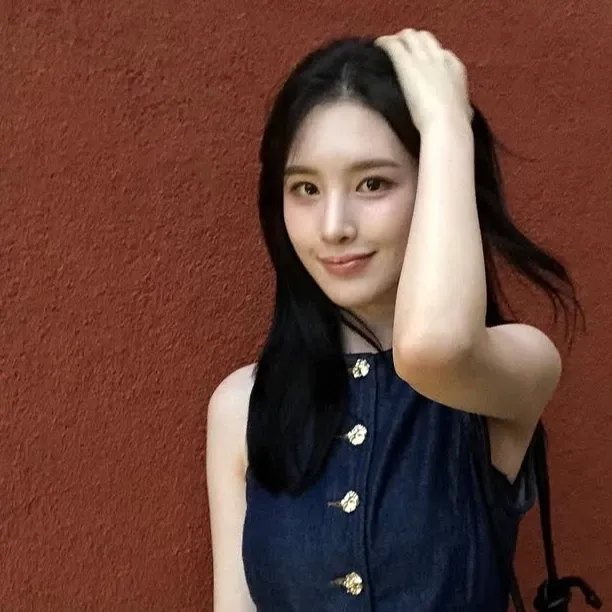 Behind-the-scenes cut of Lee Jaehee (Weeekly)