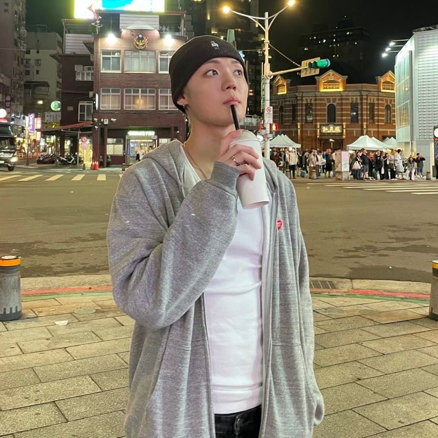 A moment captured by Chan (A.C.E)'s fan