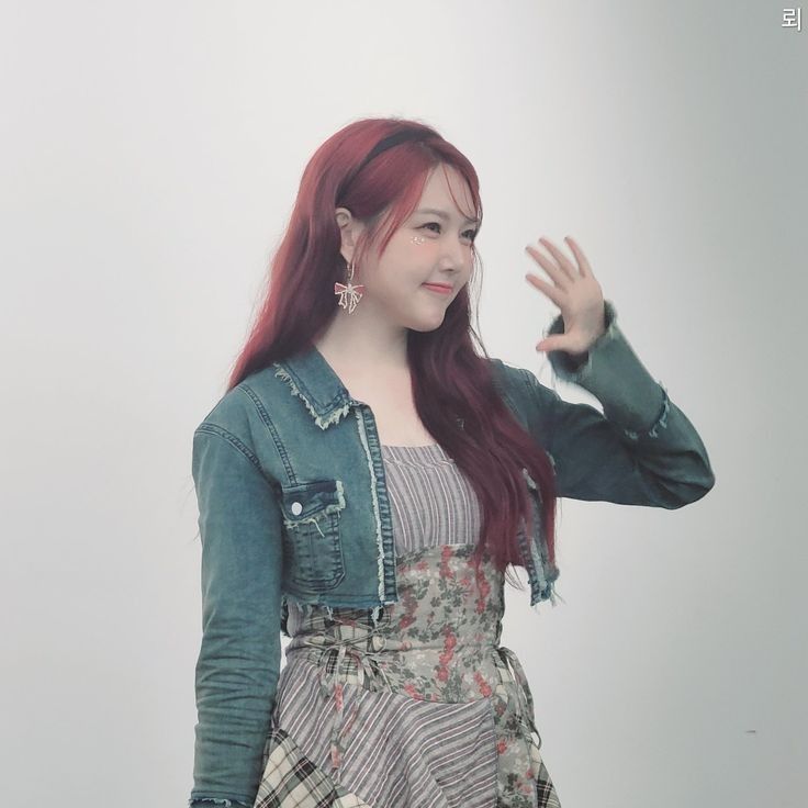 艺琳 (GFRIEND)的最新活动照片