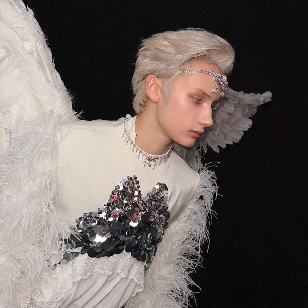 A moment captured by HueningKai (TOMORROW X TOGETHER)'s fan