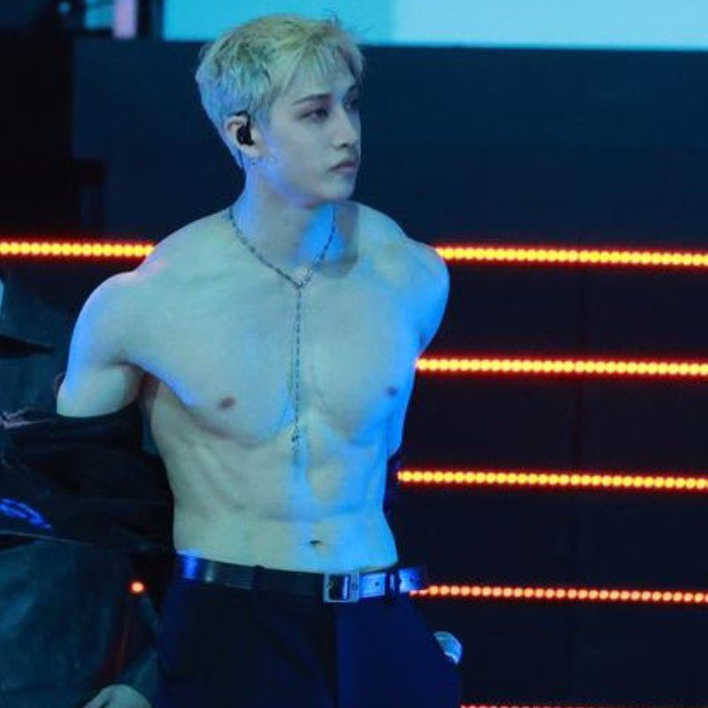 방찬 (Stray Kids)의 비하인드 컷