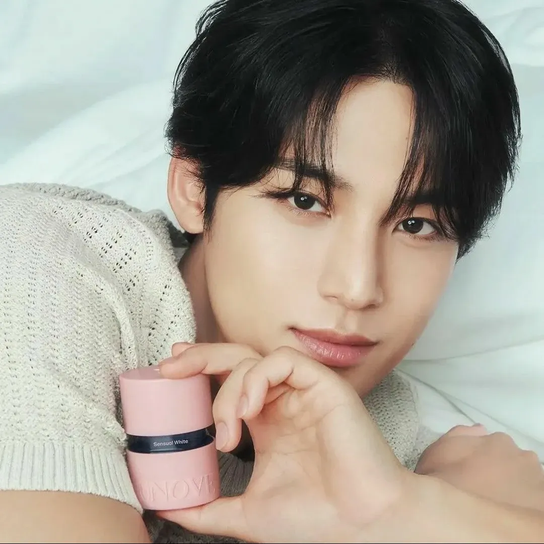 Recent activity shot of Mingyu (SEVENTEEN)