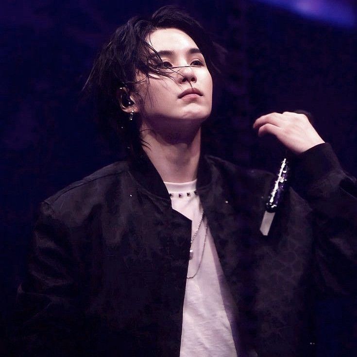 SUGA (BTS)の舞台裏ショット