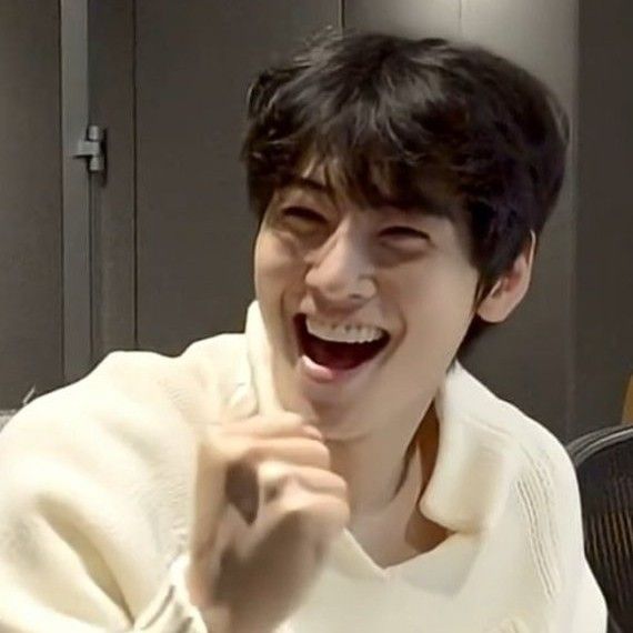 Latest photo of Eunwoo (ASTRO)