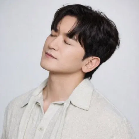 Behind-the-scenes cut of Lee Minwoo (SHINHWA)