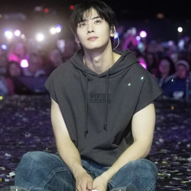 Latest photo of Eunwoo (ASTRO)