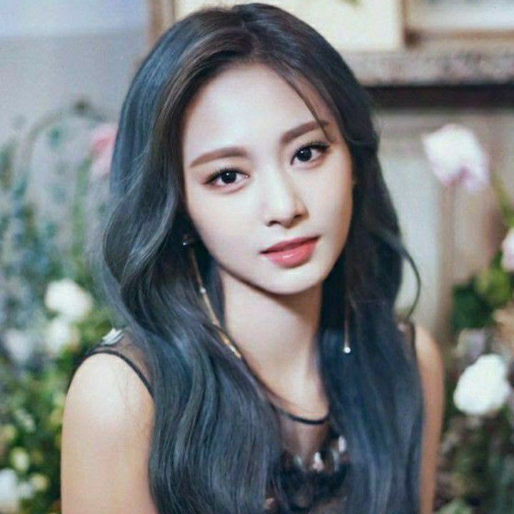 Potret di balik layar Tzuyu (TWICE)