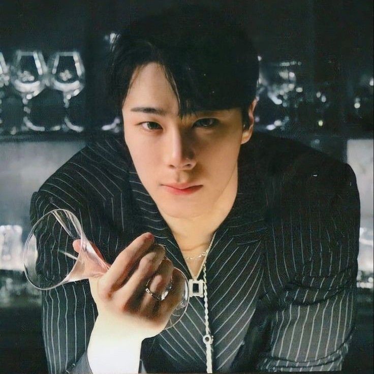 Latest photo of Moonbin (ASTRO)