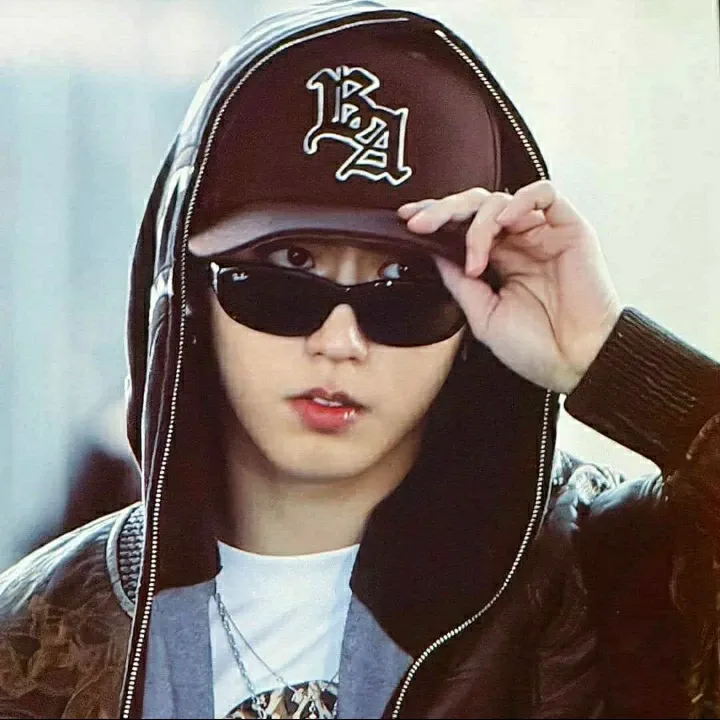 Behind-the-scenes cut of HAN (Stray Kids)