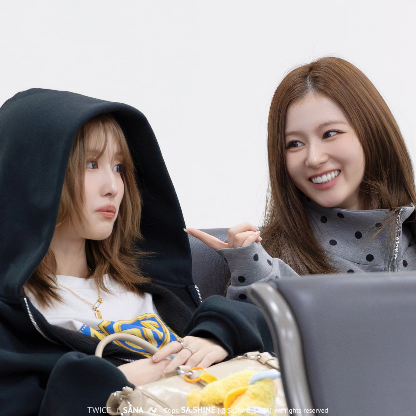 Foto aktivitas terbaru Momo (TWICE)