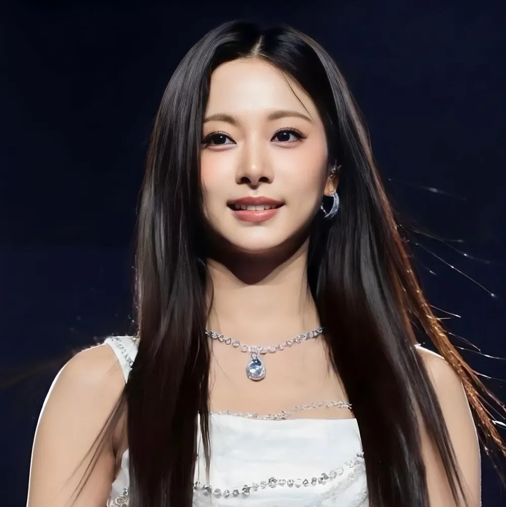 Potret di balik layar Tzuyu (TWICE)