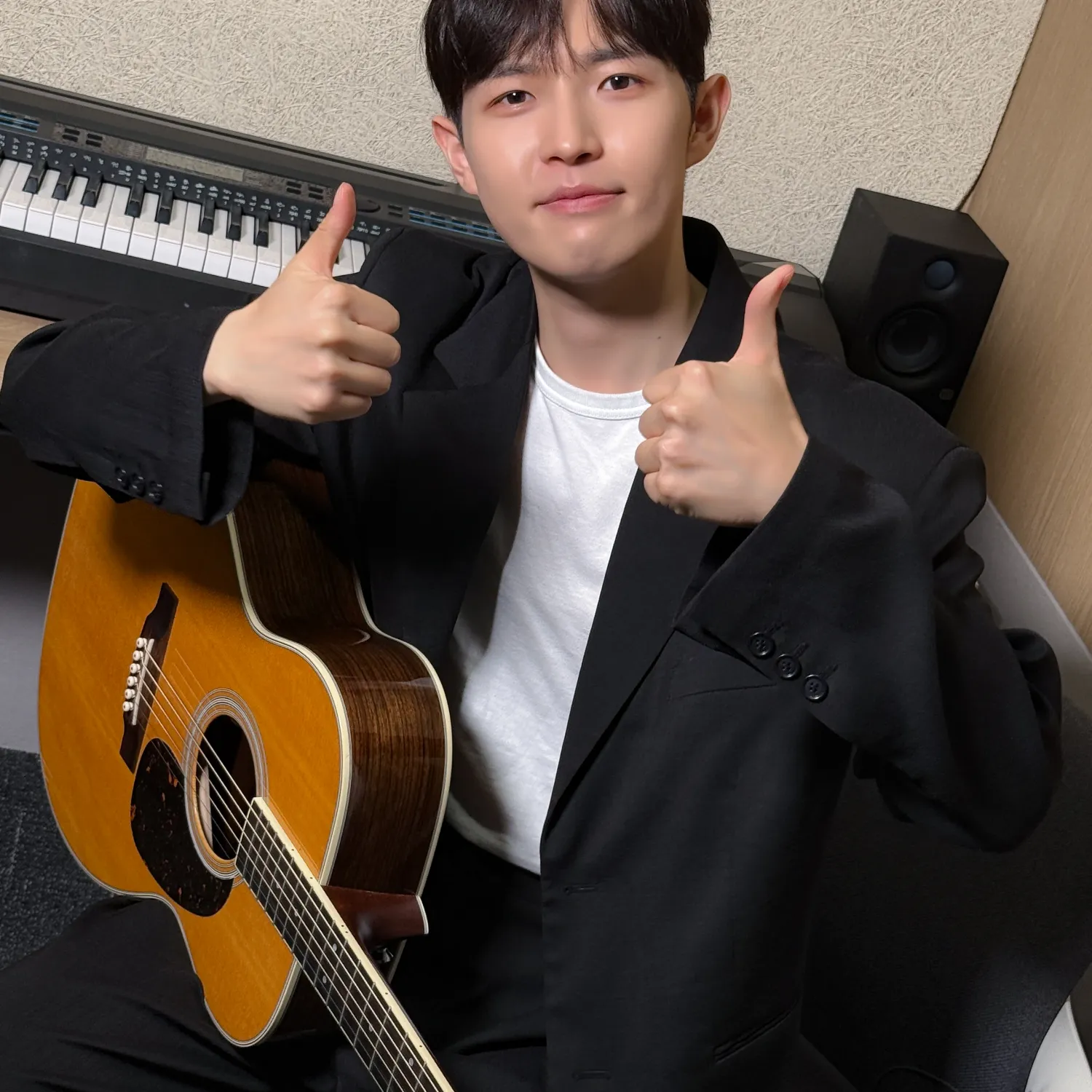 Behind-the-scenes cut of Kim Jaehwan